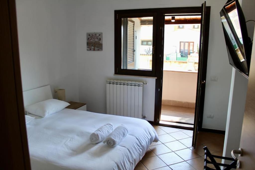 The Garden House Fco, Self Check In And Free Private Parking Lägenhet Fiumicino Exteriör bild